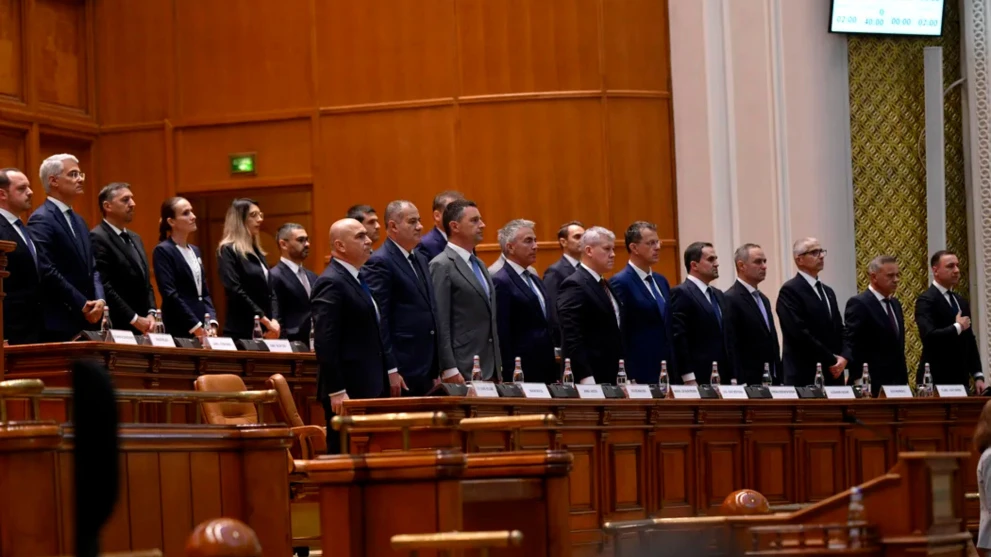 Новото правителство на Румъния встъпи в длъжност: политическа стабилност и фискални реформи на дневен ред